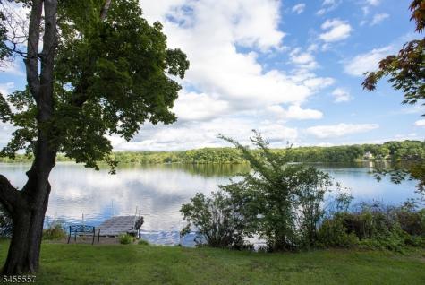 28 Laketop Drive Hampton NJ 07860