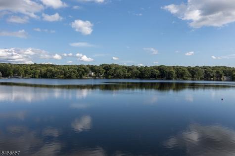 28 Laketop Drive Hampton NJ 07860