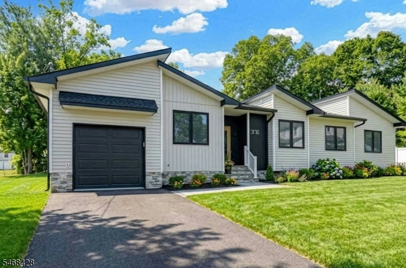 376 Division Street Sayreville NJ 08879