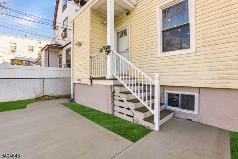 207 Brighton Avenue East Orange NJ 07017