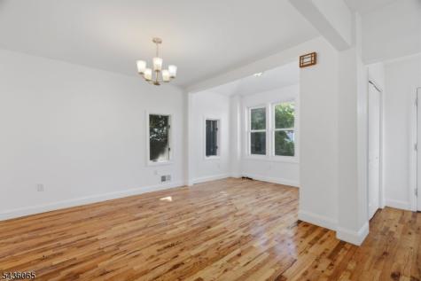 118 W 2nd Street Clifton NJ 07011