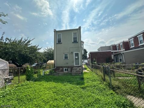 139 S Sussex Street Gloucester NJ 08030