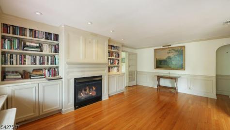 1 Roselle Avenue Cranford NJ 07016