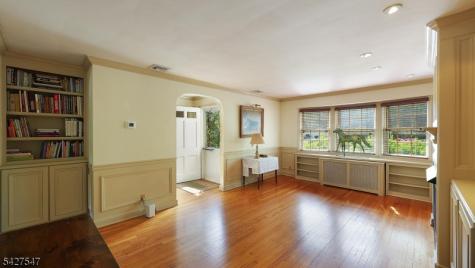 1 Roselle Avenue Cranford NJ 07016