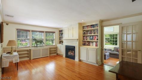 1 Roselle Avenue Cranford NJ 07016