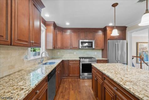 2 Glen Terrace Montville NJ 07045