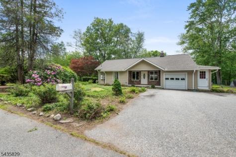 13 Island Trail West Milford NJ 07421