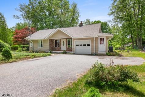 13 Island Trail West Milford NJ 07421
