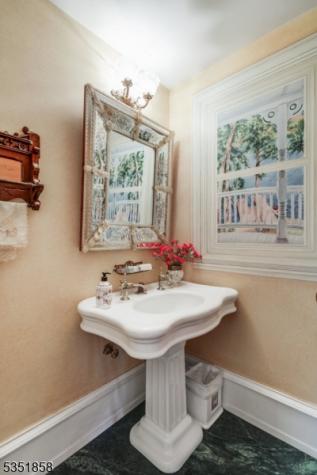 33 Edgemere Avenue Mount Arlington NJ 07856