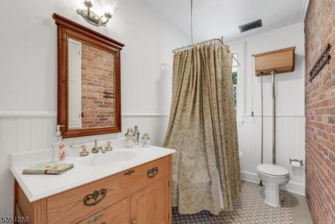 33 Edgemere Avenue Mount Arlington NJ 07856