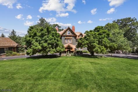 33 Edgemere Avenue Mount Arlington NJ 07856