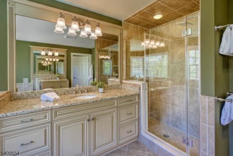 2 Evergreen Lane Lebanon NJ 07830