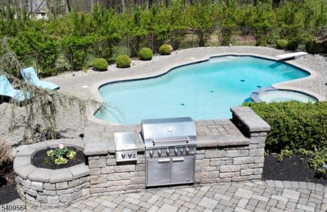 2 Evergreen Lane Lebanon NJ 07830