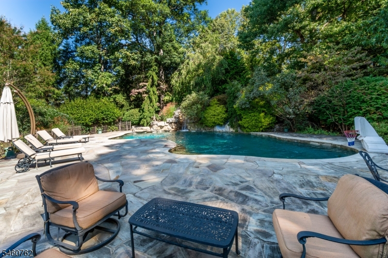 19 Raspberry Trail Warren NJ 07059