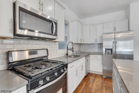 142 Steuben East Orange NJ 07018