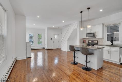 142 Steuben East Orange NJ 07018
