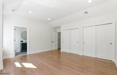 61 Hickory Street Metuchen NJ 08840