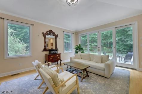 6 Briscoe Chase Ringwood NJ 07456