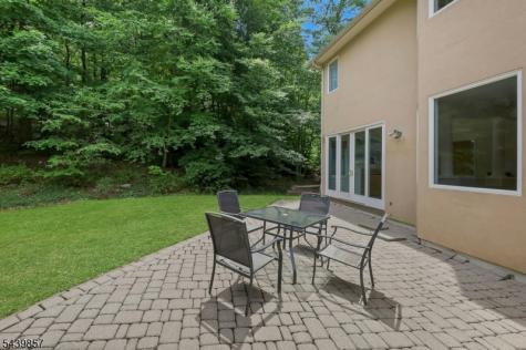 6 Briscoe Chase Ringwood NJ 07456