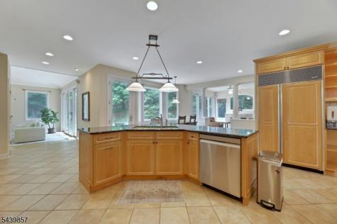 6 Briscoe Chase Ringwood NJ 07456