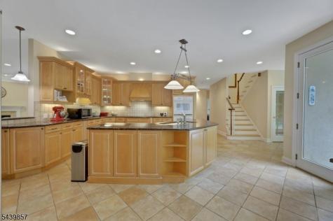 6 Briscoe Chase Ringwood NJ 07456