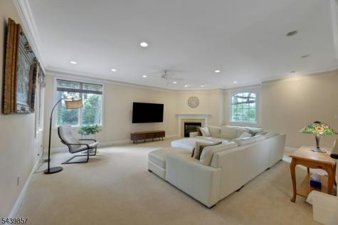 6 Briscoe Chase Ringwood NJ 07456