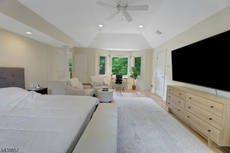 6 Briscoe Chase Ringwood NJ 07456
