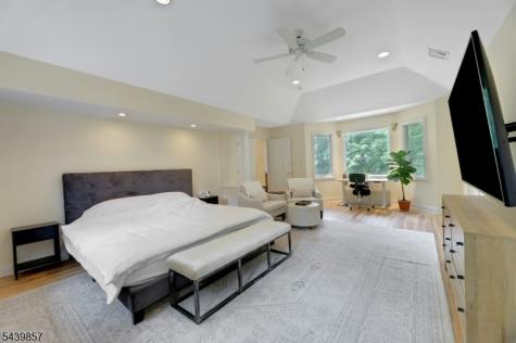 6 Briscoe Chase Ringwood NJ 07456