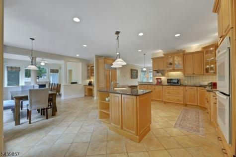 6 Briscoe Chase Ringwood NJ 07456