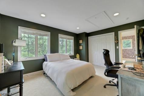 6 Briscoe Chase Ringwood NJ 07456