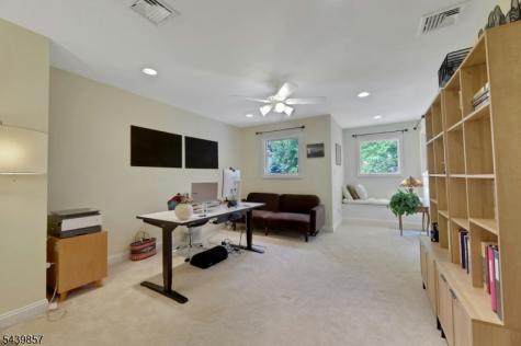 6 Briscoe Chase Ringwood NJ 07456