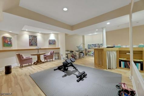 6 Briscoe Chase Ringwood NJ 07456
