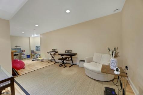 6 Briscoe Chase Ringwood NJ 07456