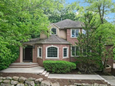 6 Briscoe Chase Ringwood NJ 07456