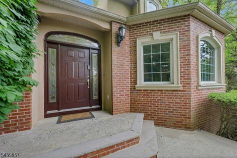 6 Briscoe Chase Ringwood NJ 07456