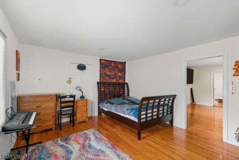 212 RT23 Hamburg NJ 07419