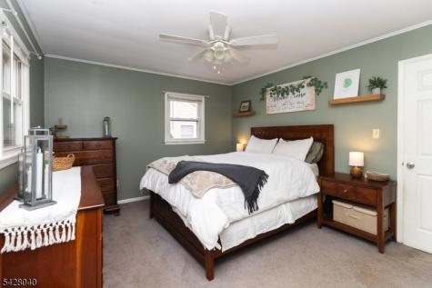 27 E Shore Trail Hardyston NJ 07460