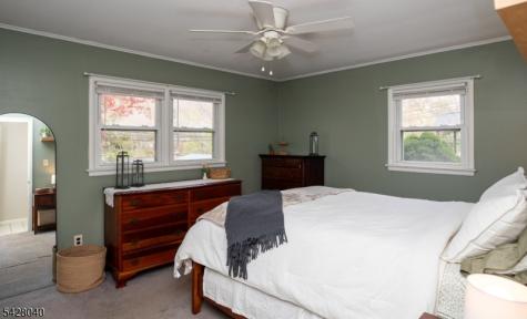 27 E Shore Trail Hardyston NJ 07460