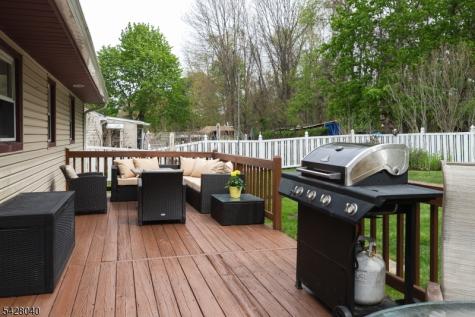 27 E Shore Trail Hardyston NJ 07460
