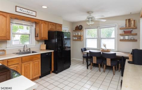 27 E Shore Trail Hardyston NJ 07460