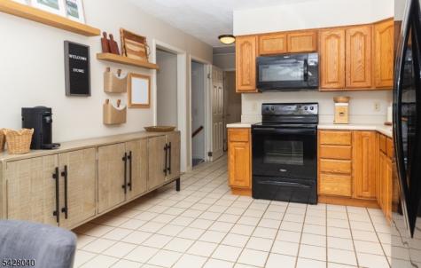 27 E Shore Trail Hardyston NJ 07460