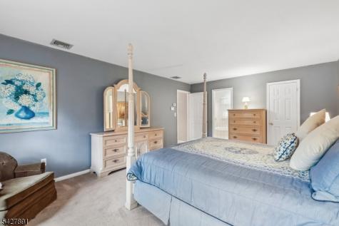 5 Revere Court Randolph NJ 07869