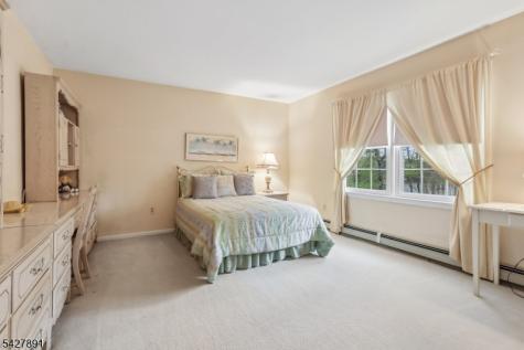5 Revere Court Randolph NJ 07869