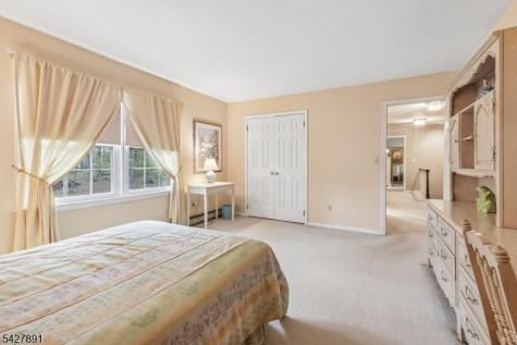 5 Revere Court Randolph NJ 07869