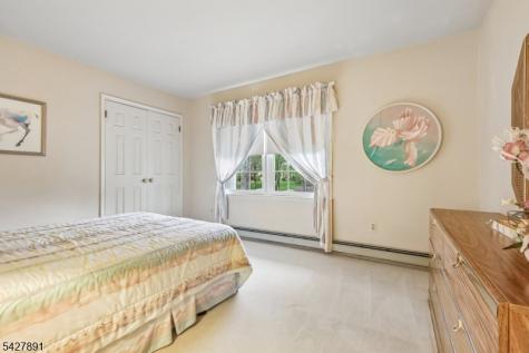 5 Revere Court Randolph NJ 07869