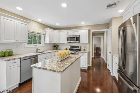 5 Revere Court Randolph NJ 07869