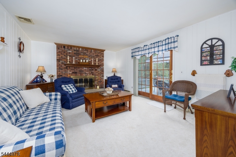 31 Stratfordshire Drive Vernon NJ 07461
