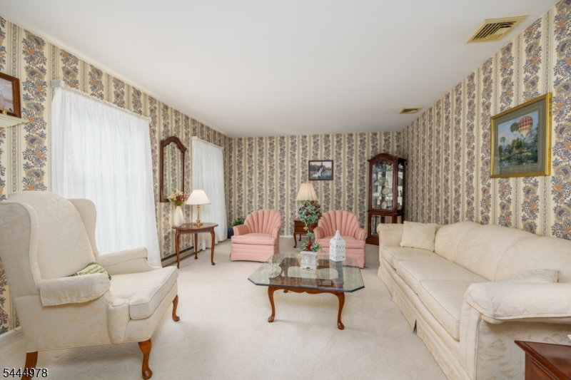 31 Stratfordshire Drive Vernon NJ 07461