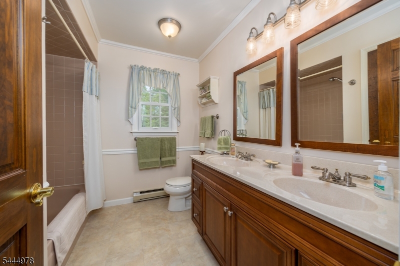 31 Stratfordshire Drive Vernon NJ 07461