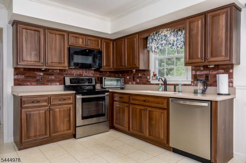 31 Stratfordshire Drive Vernon NJ 07461